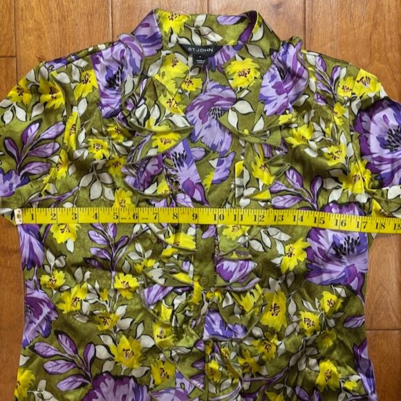 St. John Women Silk Top Sz 4 Button Floral Purple Ruffle Old Money Quiet Luxury - Picture 8 of 9
